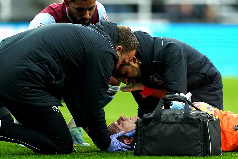 Premier League Applies To Take Part In Trial For Temporary Concussion Substitutes