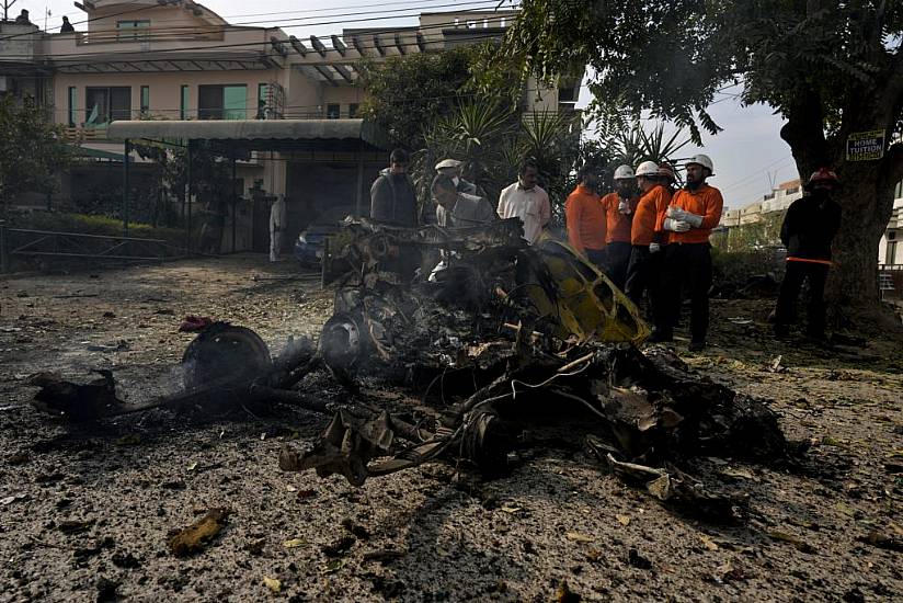 Car Bombing In Islamabad Kills Two Suspects And Policeman