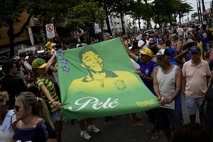 Pele Buried At Cemetery In Brazilian City He Made Famous