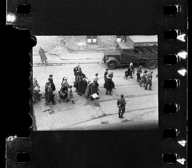 New Photographs Of Warsaw Ghetto Found In Family Collection