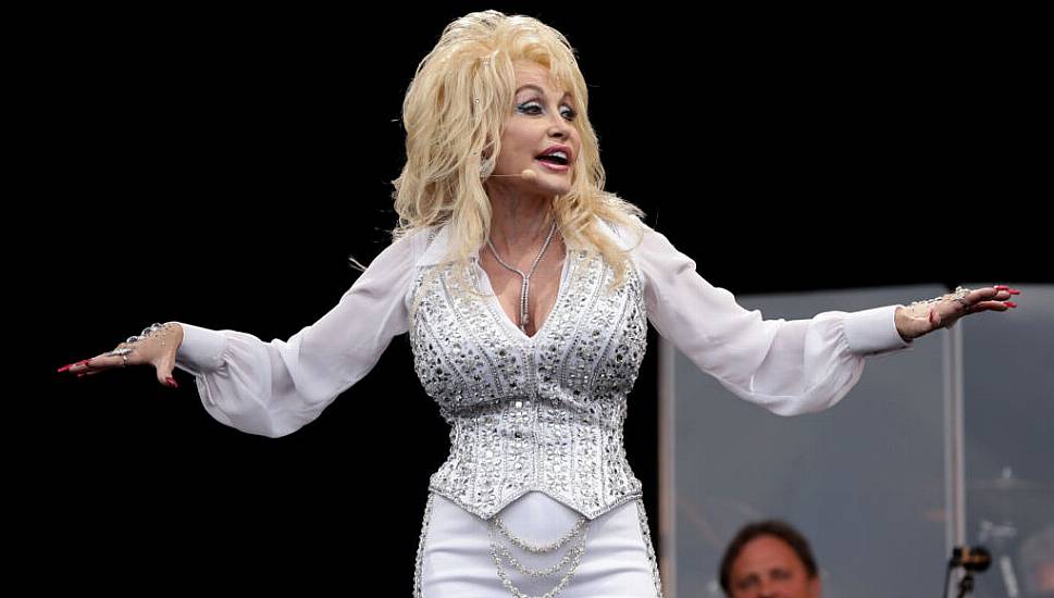 Hundreds Of Children In Scotland Enjoy Free Books Thanks To Dolly Parton