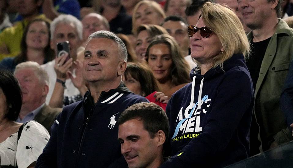 Djokovic’s Father Insists He Unwittingly Posed For Photos With Putin Supporters