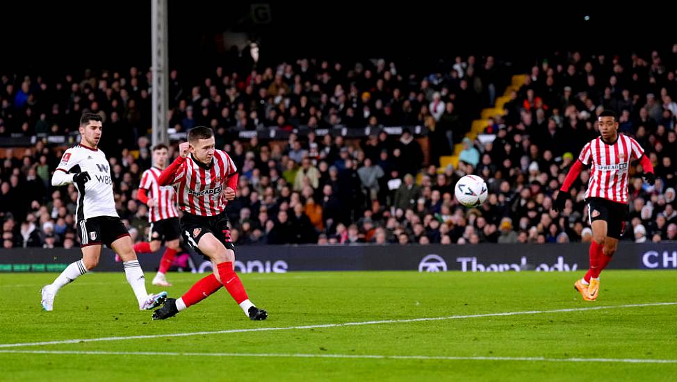 Fa Cup: Sunderland Hold Fulham While Leeds And Leicester Reach Next Round