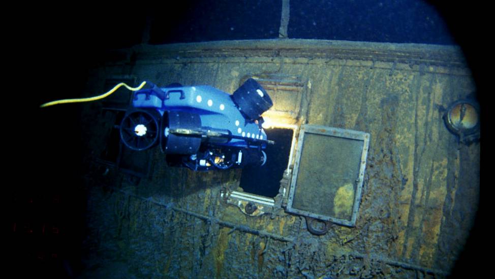 Rare Video Of 1986 Dive Through Titanic Wreckage Being Released