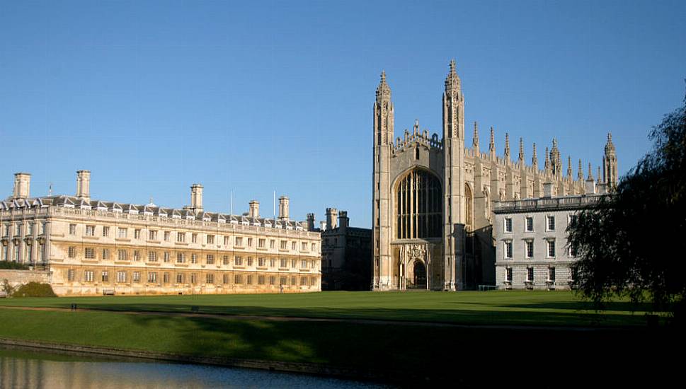 Cambridge University Students Vote For Completely Vegan Menus