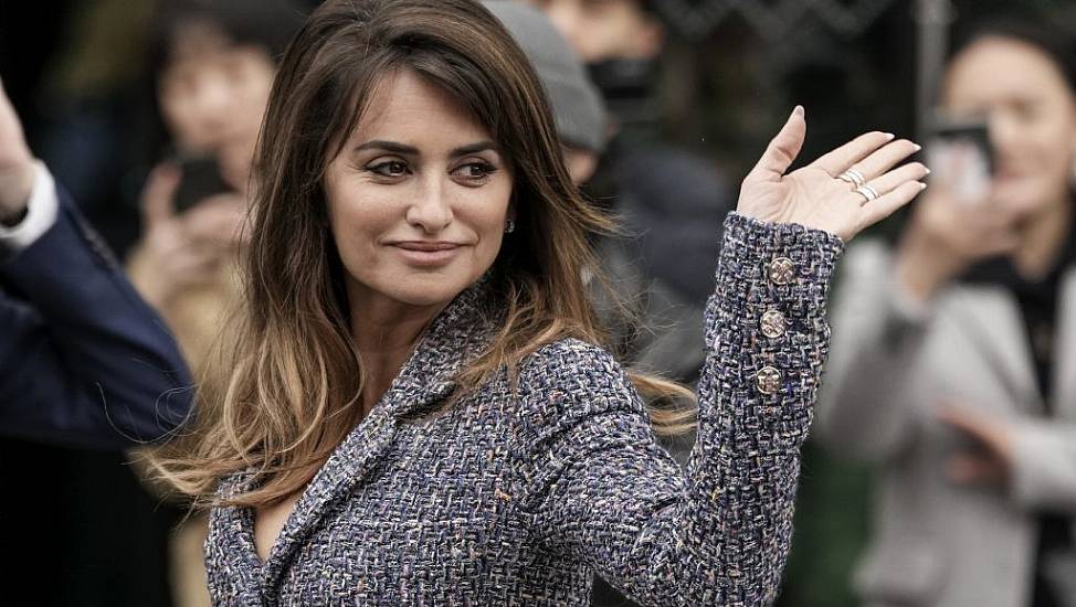 Penelope Cruz, Zoe Saldana And Anna Wintour Among Stars Spotted At Chanel Fashion Show