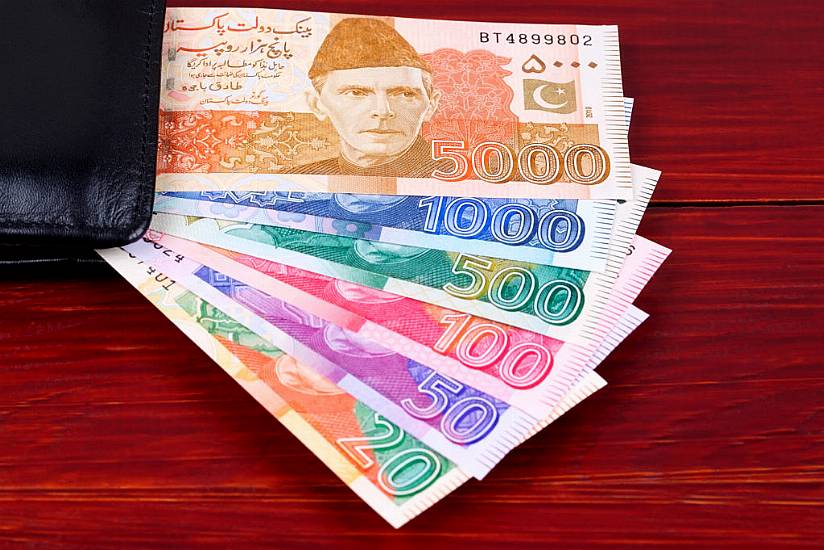 Pakistanis Living Abroad Sent £2 Billion Home In March