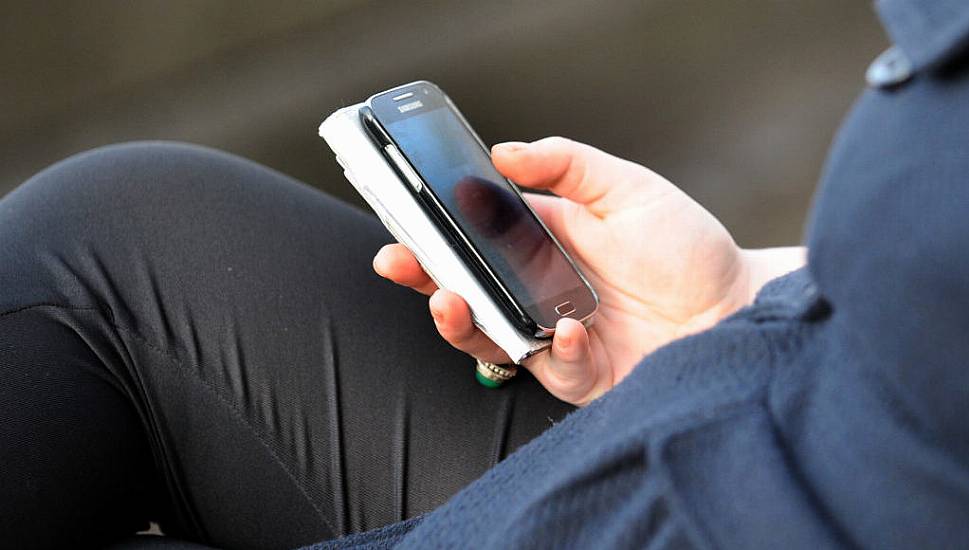 Phone Thieves Impersonating Gardaí To Get Codes For Stolen Devices