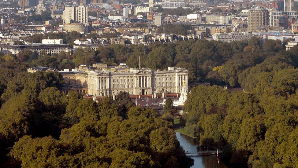 Man Arrested After ‘Shotgun Cartridges Thrown Into Grounds Of Buckingham Palace’