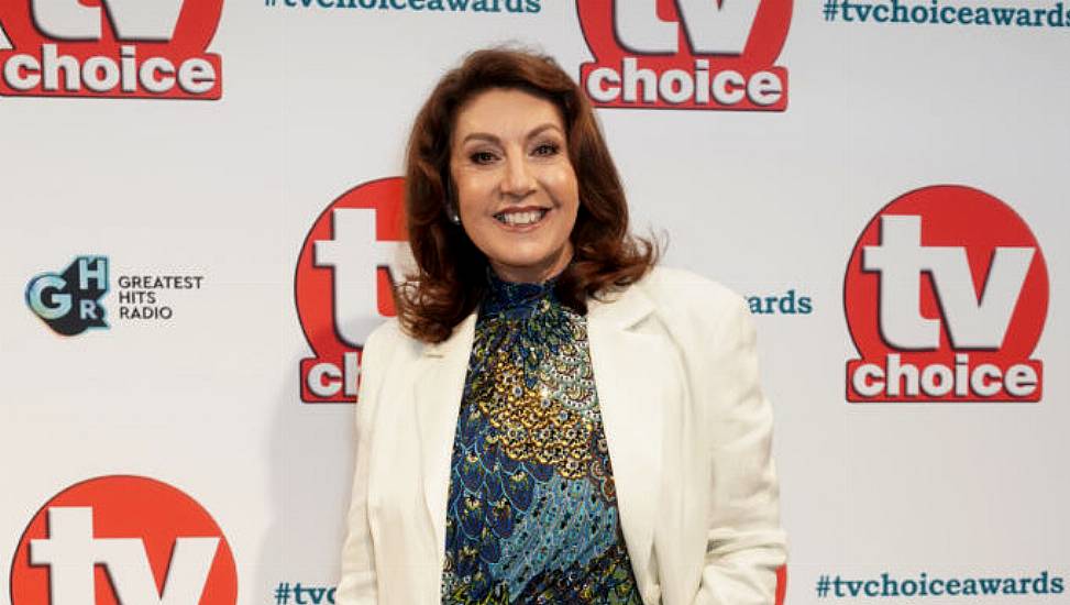 Jane Mcdonald To Replace Phillip Schofield As Host Of British Soap Awards