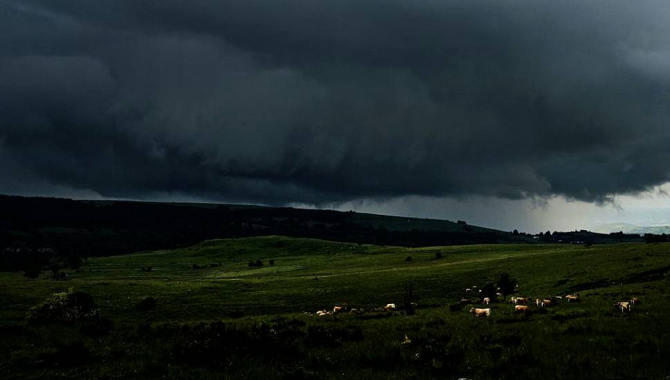 Thunderstorm And Rain Warning In Place For 17 Counties