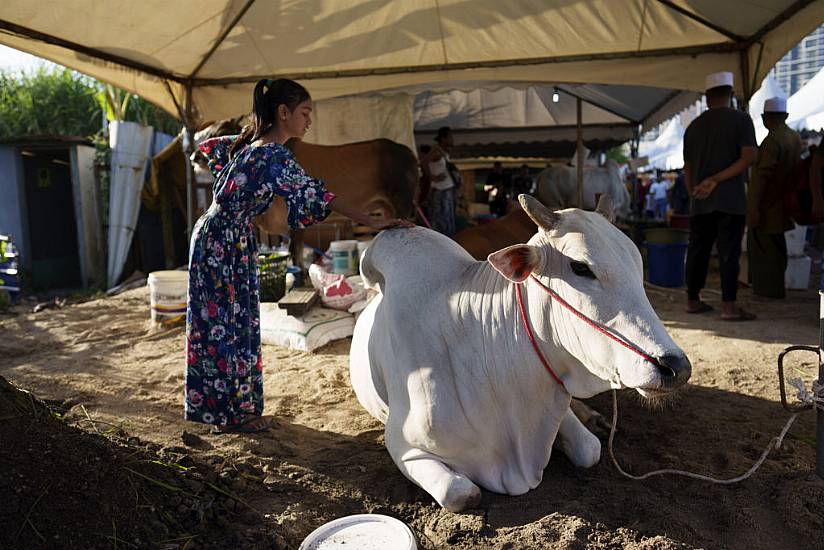 In Pictures: More Muslims Celebrate Eid