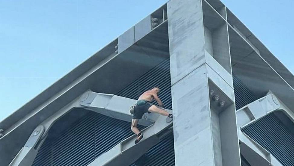 Man Arrested After Climbing London Skyscraper