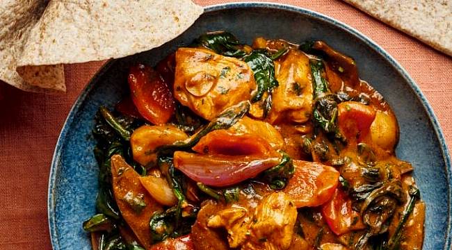 Nadiya Hussain’s Saag Aloo Chicken Jalfrezi Recipe