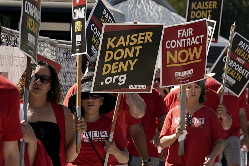 Us Healthcare Workers Go On Strike Over Wages And Staff Shortages