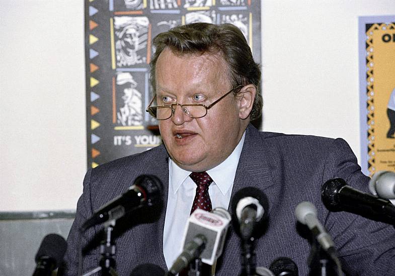 Former Finnish President And Nobel Peace Prize Winner Martti Ahtisaari Dies