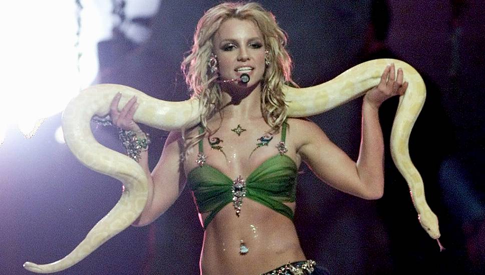 Britney Spears Says 2001 Vmas Performance With Burmese Python Was ‘Terrifying’