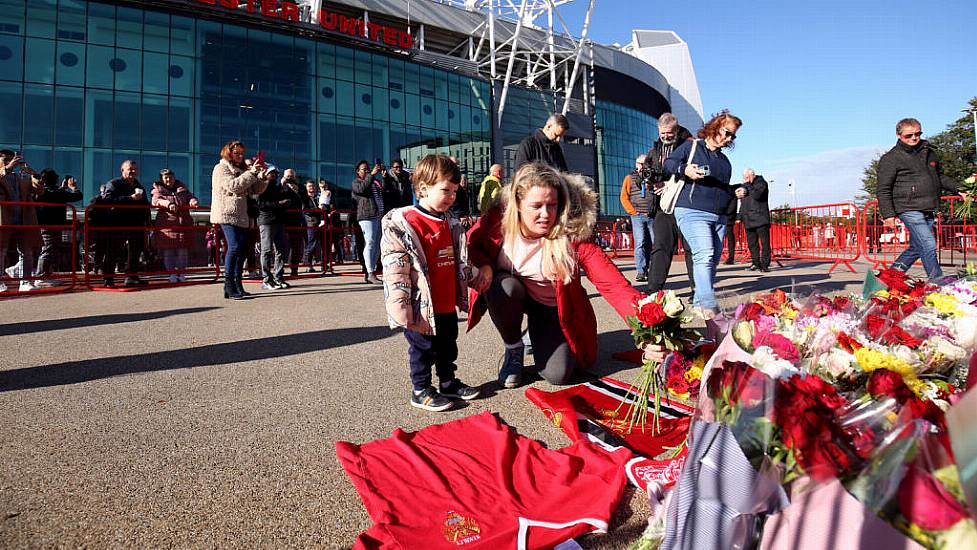 Manchester United Fans Head To Old Trafford To Pay Tribute To Bobby Charlton