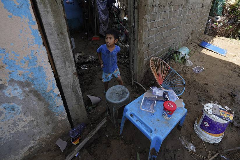 Hurricane Survivors Desperate For Food And Aid Amid Slow Government Response