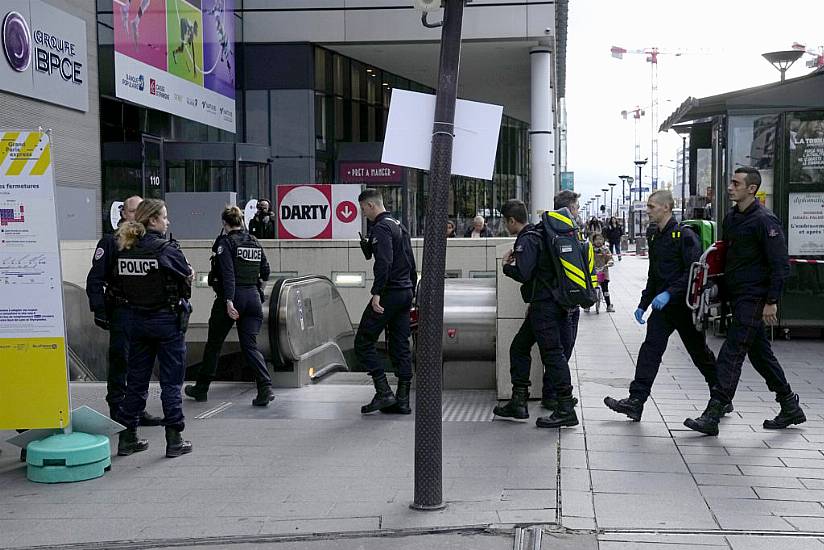 Woman Who Threatened To Blow Herself Up On Train Is Shot By Police In Paris