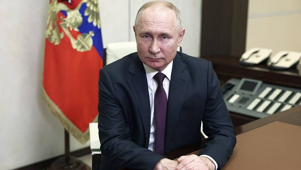 Putin Approves New Curbs On Media Coverage Ahead Of Presidential Elections