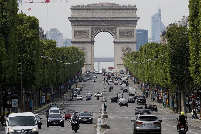 Paris Mayor To Ask Voters To Decide On ‘Significant’ Parking Fee Hike For Suvs