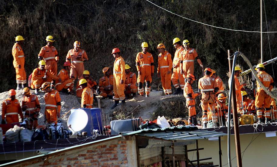 Digging To Rescue 41 Workers Trapped In Tunnel In India Halted As Machine Breaks