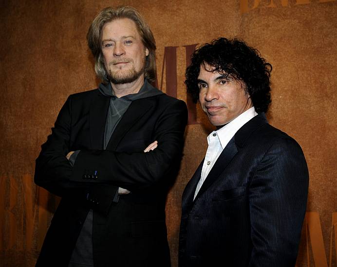 Hall And Oates Row: Judge Extends Pause On Oates’ Sale Of Stake In Business