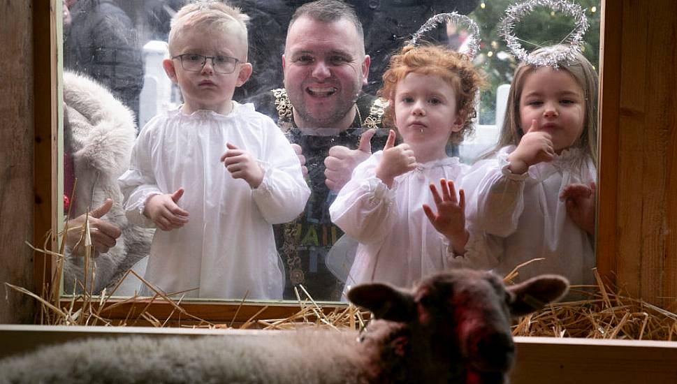 Lord Mayor Of Dublin Unveils Live Crib At Mansion House