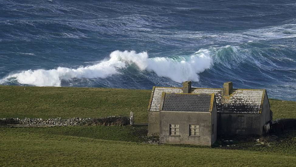 Storm Fergus: Orange Warning For Three Counties, Wind Warnings For 19 Counties