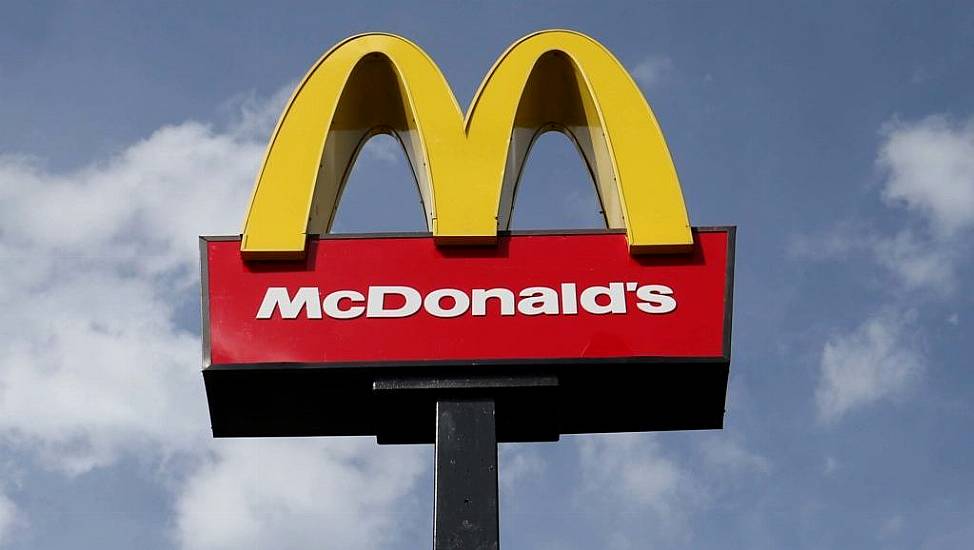 Mcdonald’s Apologises After Security Guard Mops Pavement Around Homeless Man