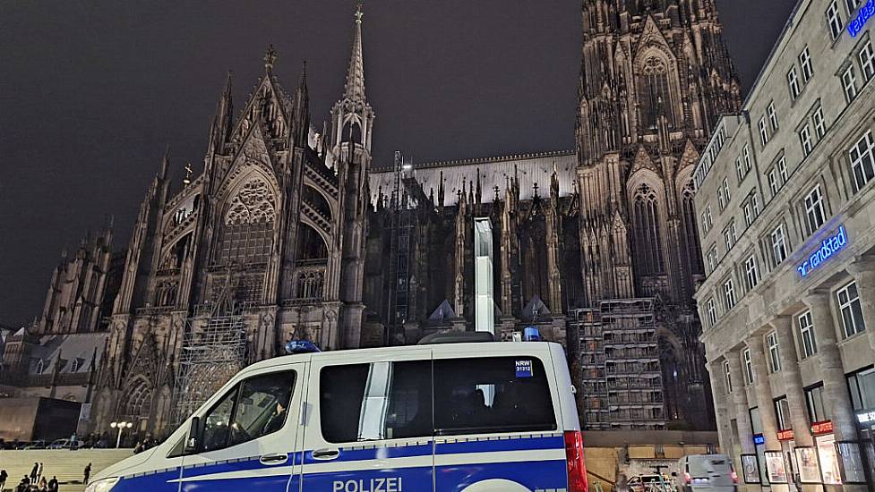 Christmas Eve Worshippers To Face Security Screening At Cologne Cathedral