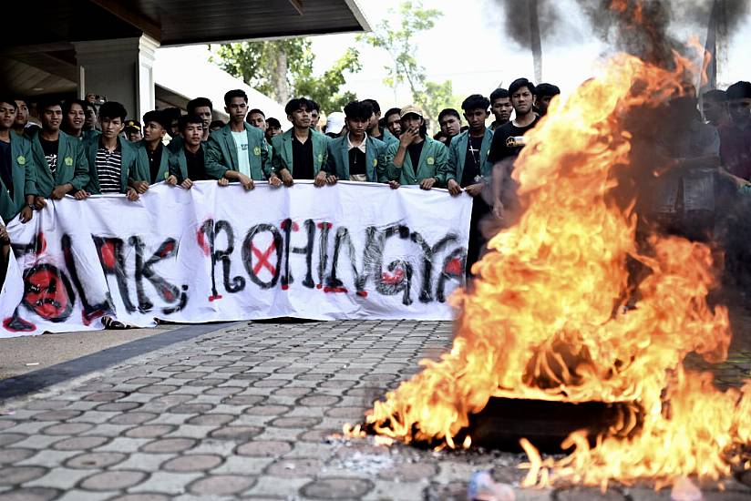 Students Call On Indonesian Government To Clamp Down On Refugee Arrivals