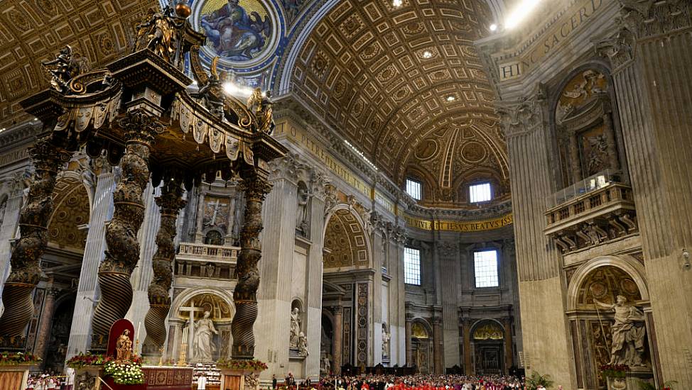 Vatican Announces Restoration Of 400-Year-Old Canopy In St Peter’s Basilica