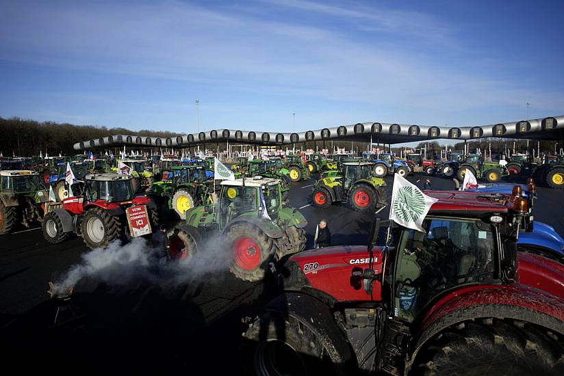 French Farmers Vow To Continue Protesting Despite Government’s Offer