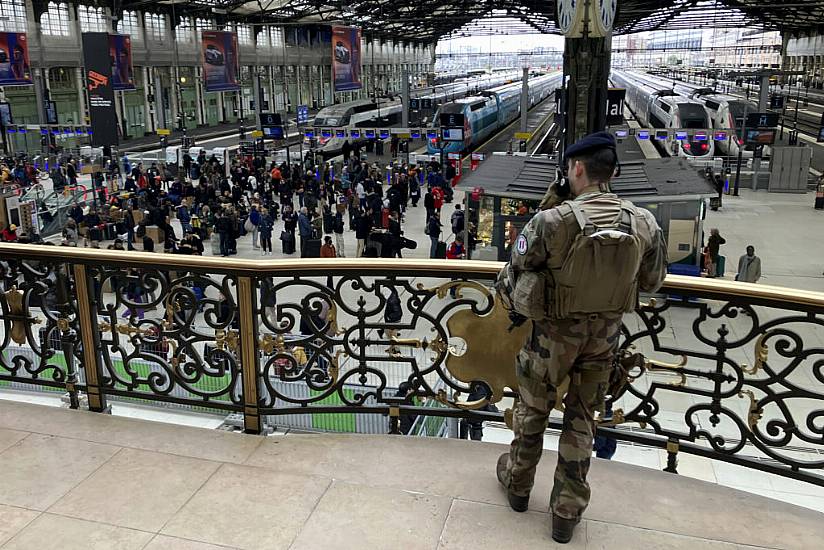 Paris Knife And Hammer Attacker May Have Mental Health Issues, Police Say