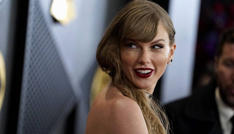 Taylor Swift Shares Tracklist For New Album The Tortured Poets Department