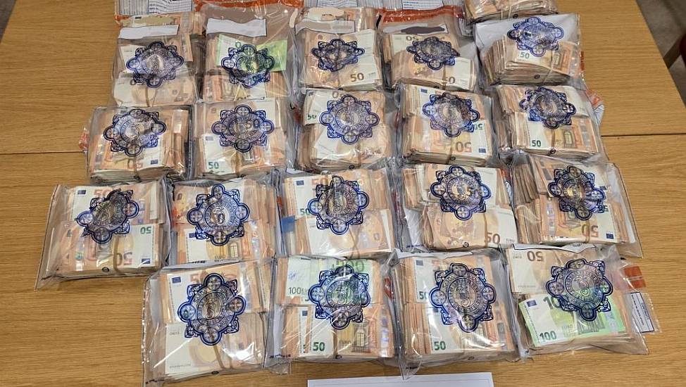 Man Arrested As Gardaí Seize €670,000 In Cash