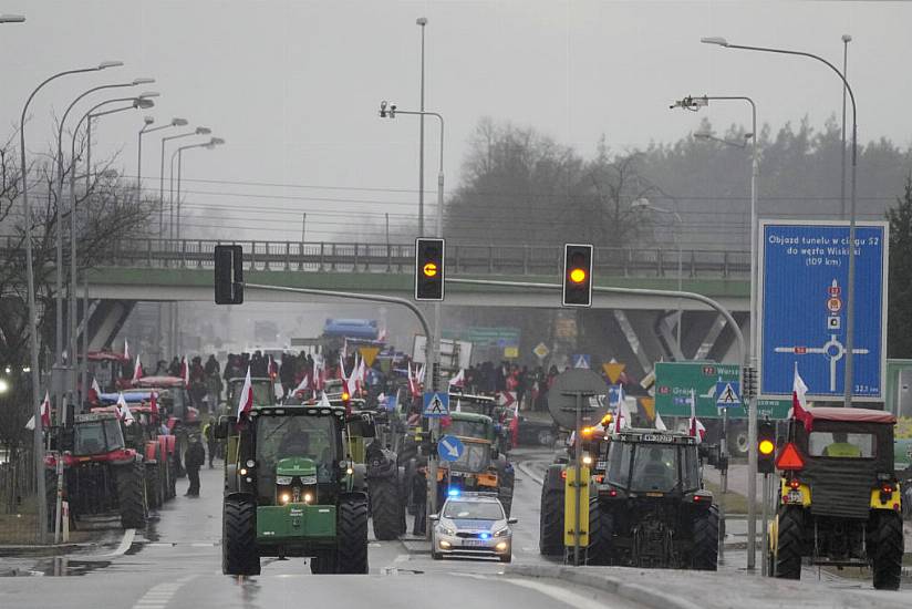 Zelenskiy Invites Polish Leaders To Border As Farmers’ Protest Hits Weapons Flow