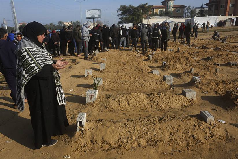 Food Aid Reaches North Gaza For First Time In Weeks, Israeli Officials Say