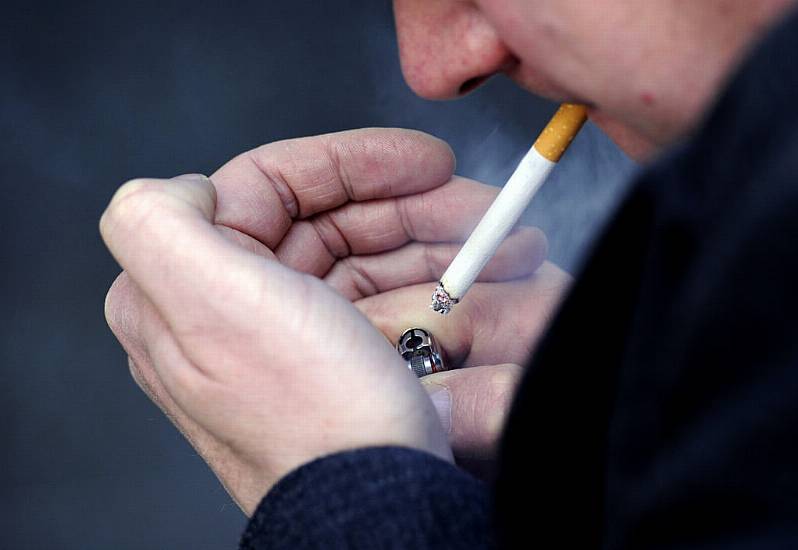 Smoking May Increase Belly Fat, Study Suggests