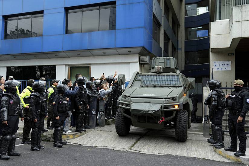 Mexico Cuts Off Diplomatic Ties With Ecuador After Police Break In At Embassy