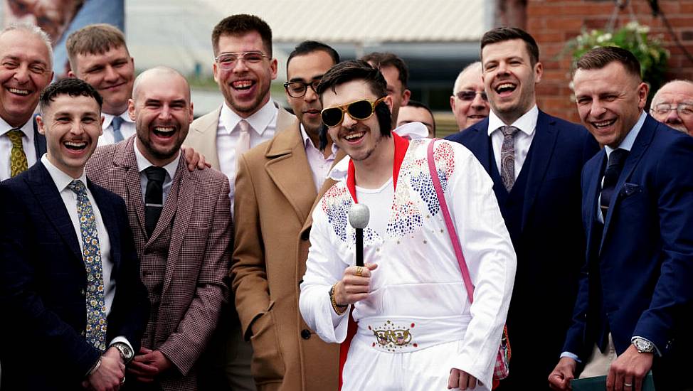 Racegoers Enjoy Aintree Despite Criticism From Animal Rights Groups