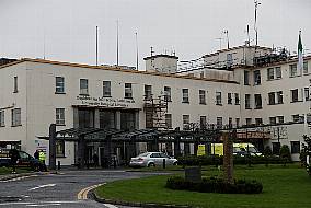 Over 90 Patients Wait For Beds At University Hospital Limerick - Inmo