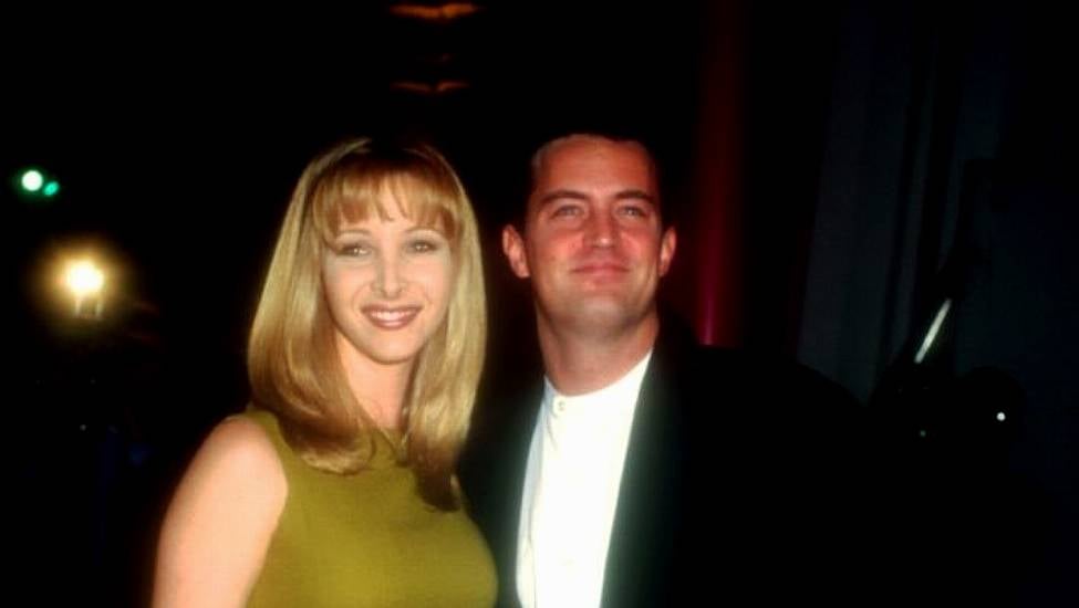 Lisa Kudrow Admits Rewatching Friends To Keep Memory Of Matthew Perry Alive