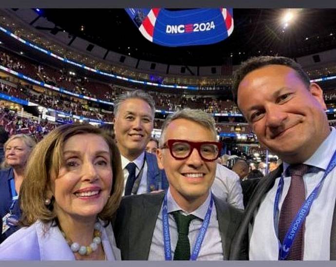 Leo Varadkar Pictured With Nancy Pelosi At Democratic Convention