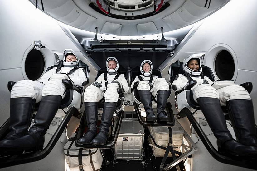 Nasa Cuts Crew So That Stranded Astronauts Can Return On Spacex Flight