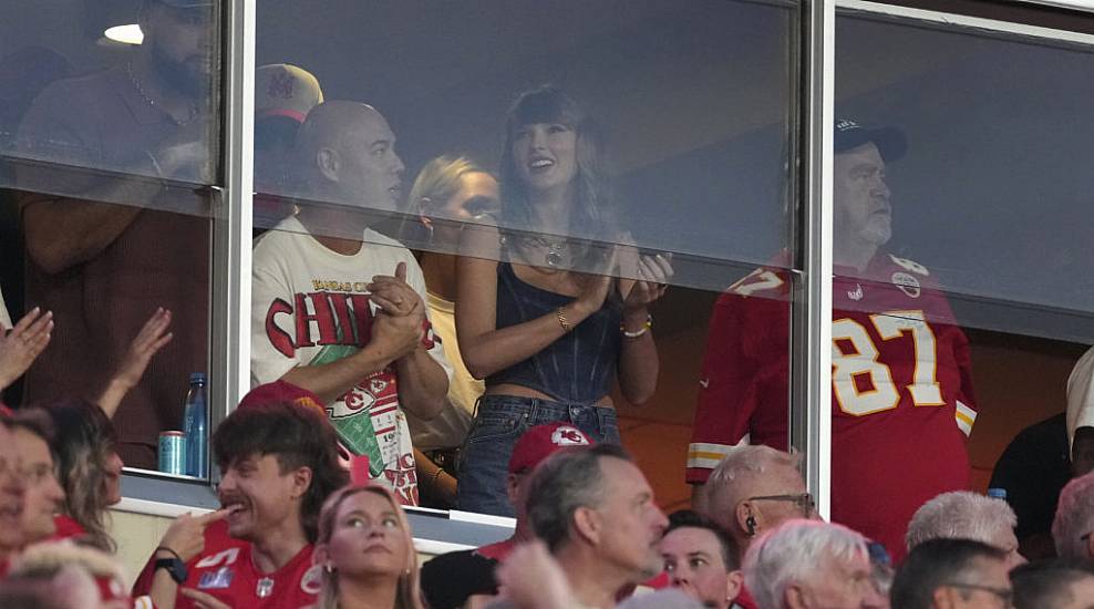 Taylor Swift Cheers On Kansas City Chiefs Star Travis Kelce On Nfl Opening Night