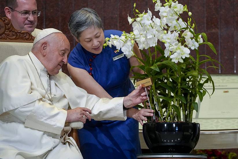 Pope Urges Singapore Not To Forget Rights Of Migrant Workers