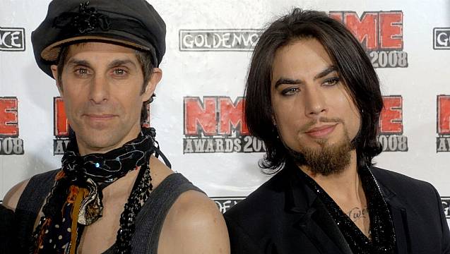 Jane’s Addiction Cancels Show After Singer Throws Punch At Guitarist